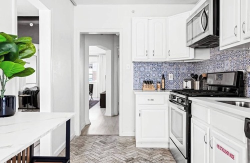 West Colfax Apartment | Stylish Sanctuary | King Bed | Sloans Lake | 30Day