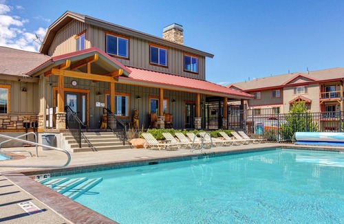 Bear Hollow Village House | Stylish snowbird-friendly home with private hot tub and easy slope access