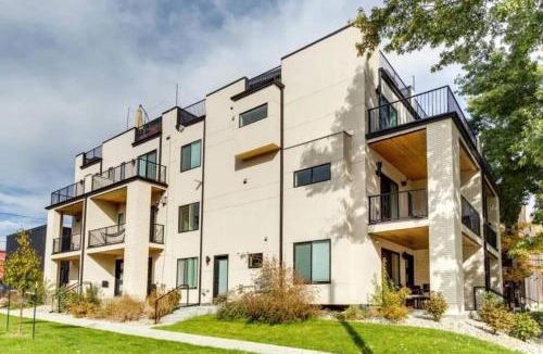 Jefferson Park Apartment | Stylish Studio on Jefferson Park