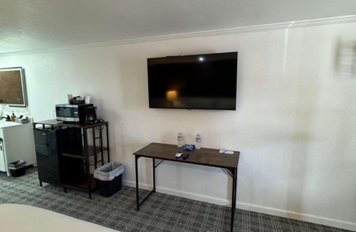 Lusk House | Suite 103