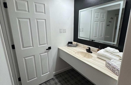 Lusk House | Suite 113
