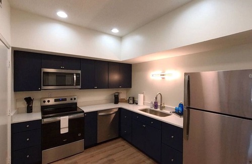 Oread Apartment | Suite above Mass - C4