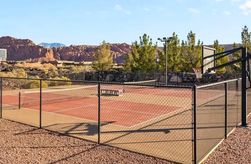 Ivins House | Suite Near Snow Canyon, Tuacahn, and Black Desert Resort