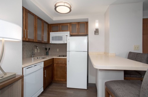 Dupont Apartment | Suite w/Full Kitchen | Near DEN | Free Breakfast