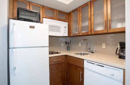 Dupont Apartment | Suite w/Full Kitchen | Near DEN | Free Breakfast