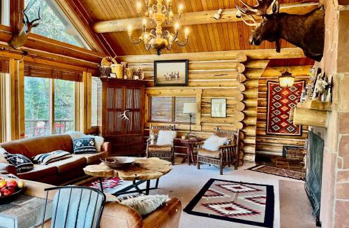 Sundance Villa | Sundance cabincasita sleeps 18 hottub firepits