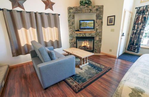 Estes Park House | Sunnyside Knoll- 18 cabin