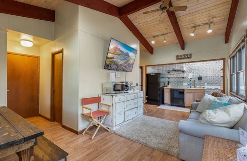 Jay House | Sunset Island Cottage.Your Private Island on Grand Lake!