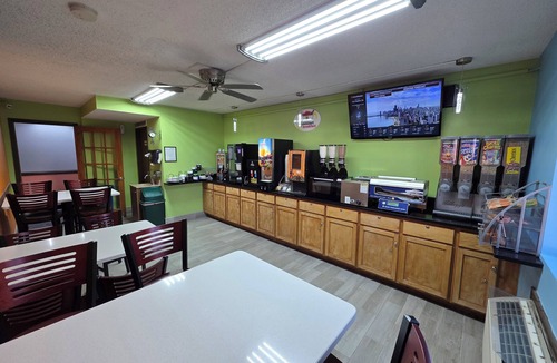 Emporia Hotel | Super 8 by Wyndham Emporia
