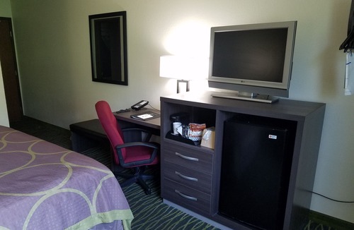 Independence Hotel | Super 8 by Wyndham Independence Kansas City