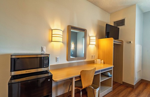 Sidney Hotel | Super 8 by Wyndham Sidney NE