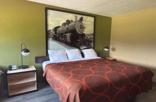 Topeka Hotel | Super 8 by Wyndham Topeka/Wanamaker RD/I-70