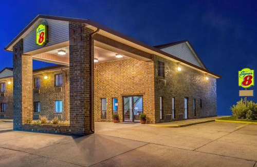 Wa Keeney Hotel | Super 8 by Wyndham Wakeeney