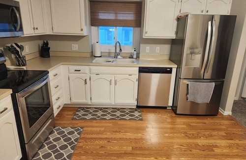 West Omaha House | Superb 3-bedroom home with Central AC and Heat in friendly Omaha neighborhood