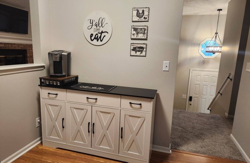 West Omaha House | Superb 3-bedroom home with Central AC and Heat in friendly Omaha neighborhood