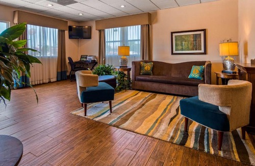 Ottawa Hotel | SureStay Hotel by Best Western Ottawa