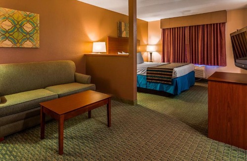 Ottawa Hotel | SureStay Hotel by Best Western Ottawa