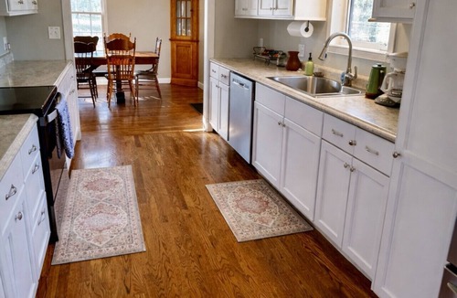 Sugar Creek House | Sycamore House | Vineyard Retreat Near KC