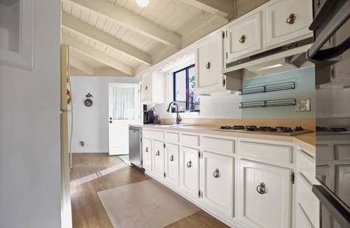 Taos House | Taos Pine Home - A/C - HotTub - Entire House - Private Courtyard
