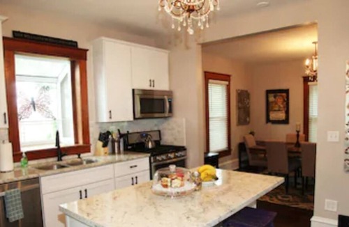 Cottonwood Falls House | Taylor Historic Guesthouse - Cottonwood Falls: Escape to a piece of history !