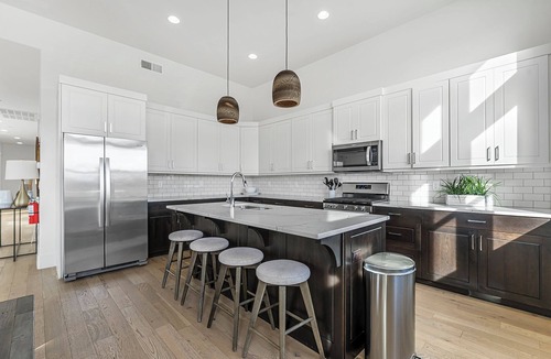 Bloomington House | Tee for Two at Bloomington Country Club: Reunion Property, Pool, Golf