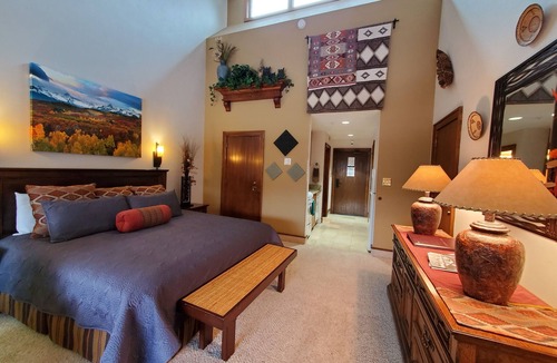 Purgatory Cabin | The Aspen Leaf (#504) |10 min to Ski - Golf - AC - Sauna - Pool/Hot Tub