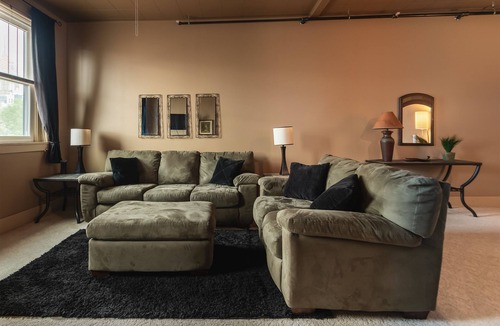 Fairbury Apartment | The Barrington 1BR apartment in historical downtown