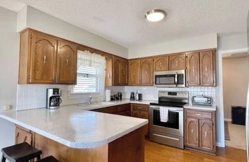 Waldron House | The Bird House has at least one ‘bird’ in each room. How many can you find?