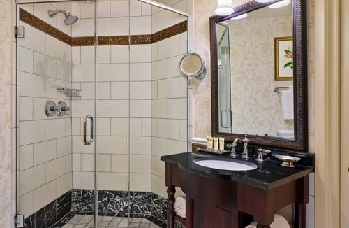 Uptown Hotel | The Brown Palace | Queen City View | Iconic Service, Spa & Salon