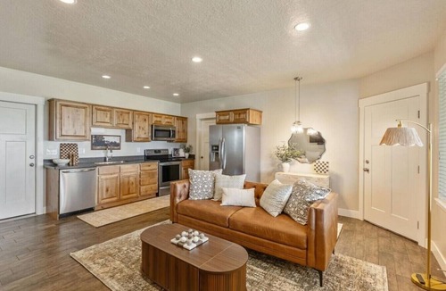 Cedar Hills House | The Cedar Nest | Valley Views, Patio & Grill