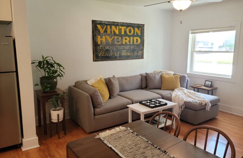 Monona House | The Cottage on Main/Monona Iowa, the middle of everything in the driftless area