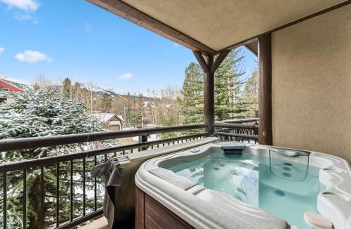 Warrior's Mark House | The Cozy Corral Private Hot Tub Walk to Town