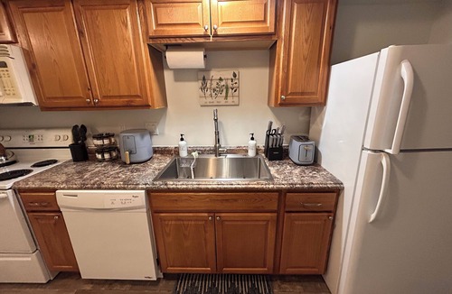 Pueblo Apartment | The Cozy Den Minutes from CSUP