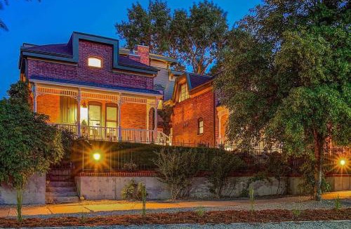 Five Points Apartment | The Curtis Park Club - Ultimate Group Retreat
