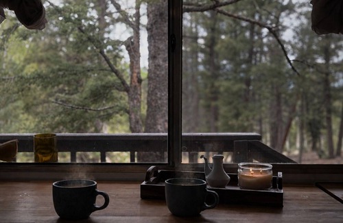 Florissant Cabin | The Den- Forest Cabin Retreat