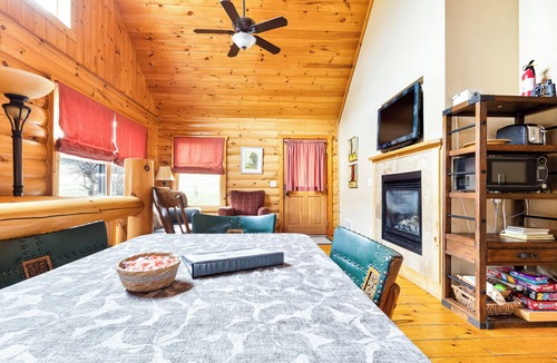 Dubuque Cabin | The Edelweiss Cabin. 10 minutes from Downtown Dubuque. Lorelei Cabin Collection.