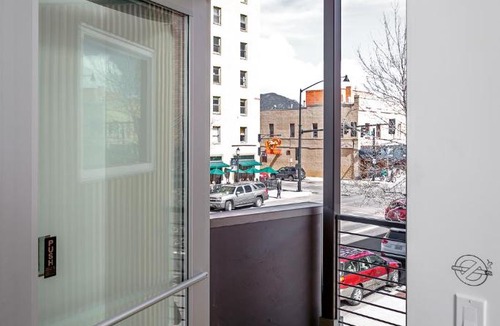 Downtown Bozeman Hotel | The LARK