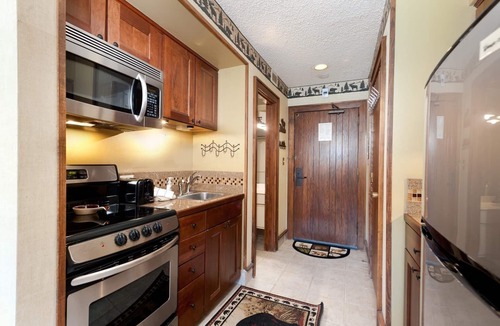 Purgatory Cabin | The Lazy Bear Lodge (#236) | Pool, Near Ski, Mtn Views - Golf/AC/Hot Tub