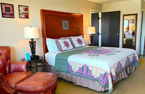 Russell Hotel | The Lodge at Russell - Russell Inn