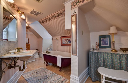 Springfield Bed & Breakfast | The Mansion at Elfindale