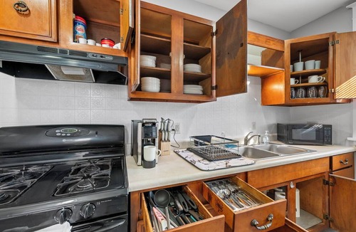 St. Joseph Apartment | The Maple Attic – Bright 3BR Retreat Near Downtown