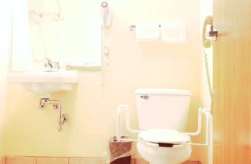 Vernal Hotel | The Non-Smoking King Room