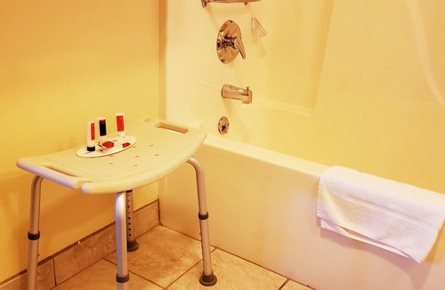 Vernal House | The Non-Smoking King Room