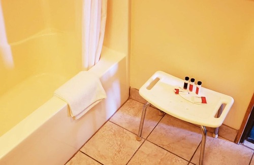 Vernal Hotel | The Non-Smoking Queen Room