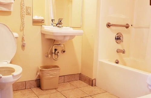Vernal Hotel | The Non-Smoking Queen Room