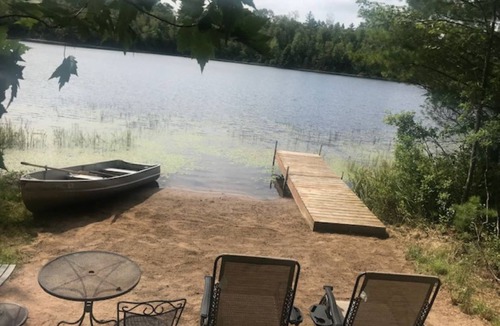 Boulder Junction Cabin | (The Pad) Rustic 2 bedroom cabin on Nichols Lake