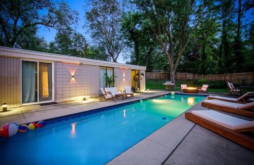 Des Moines House | The Palms Mirage House home