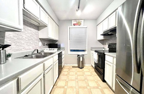 Coralville House | The Perch, townhome with AC, in tranquil Coralville