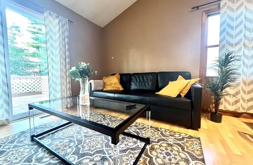 Coralville House | The Perch, townhome with AC, in tranquil Coralville
