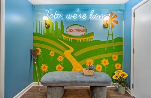 Overland Park House | The Prairiehaven 16 Guests, Arcade, Hot Tub, Sauna, Fire Pit